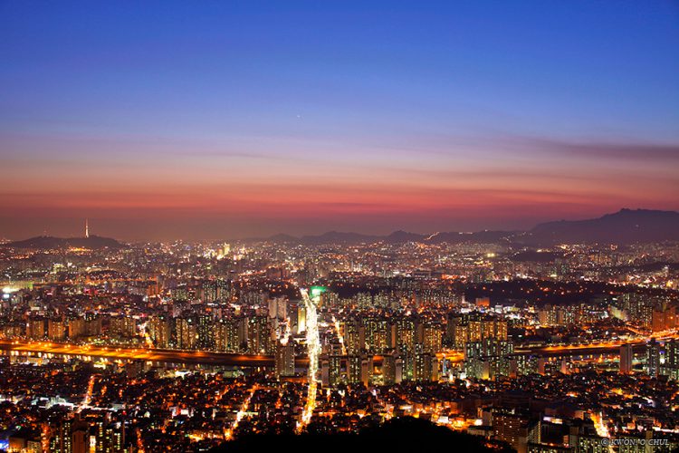 Planets above Seoul