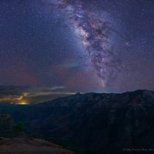 Night at the Grand Canyon of the Pacific