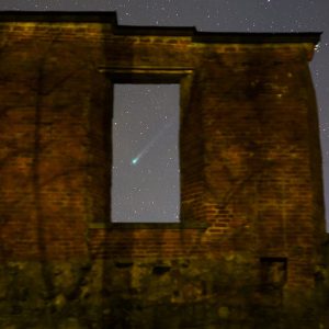 Comet Lovejoy through Mörby Castle Ruins