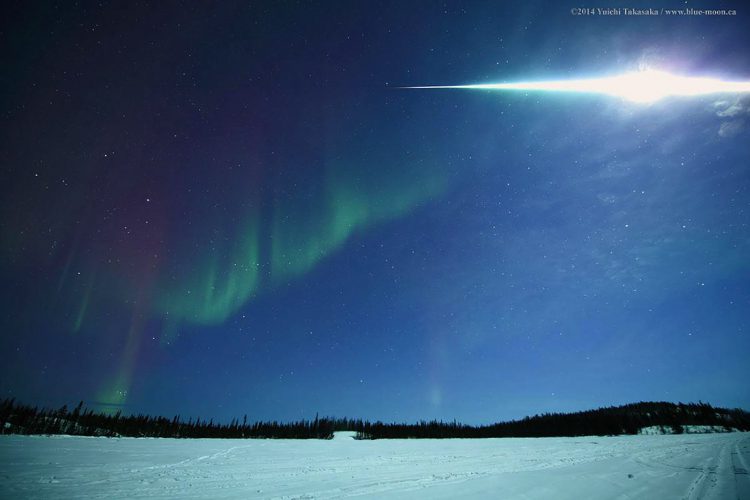 Dazzling Fireball Over Canada