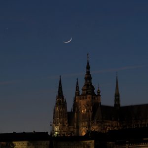 Moon, Mercury and the Prague Castle