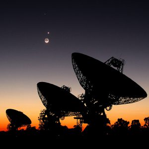 Planets Align Over Australian Radio Telescope