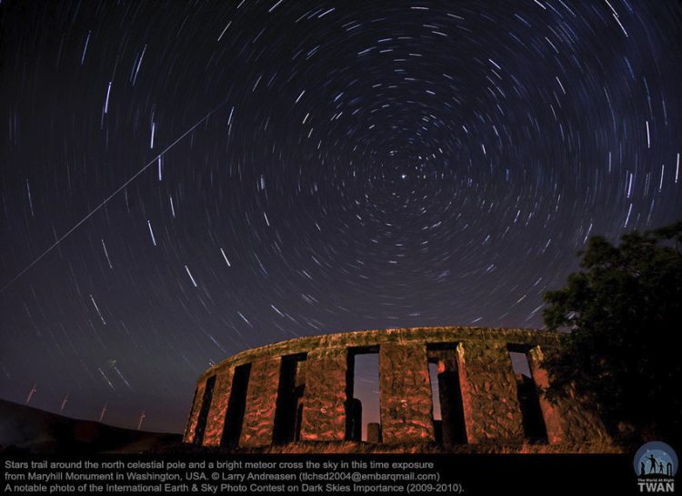 Maryhill Monument Star Trails