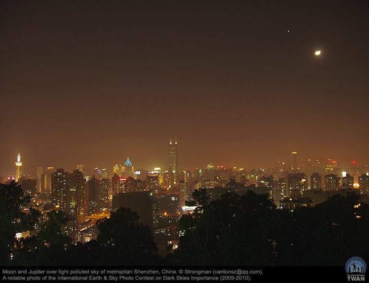 Moon and Jupiter over Shenzhen