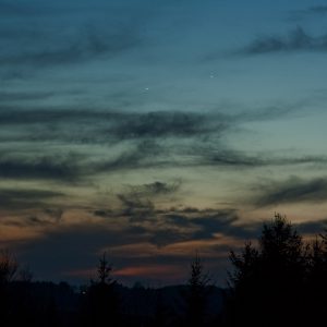 Mercury meets Jupiter in the Dusk