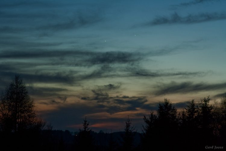 Mercury meets Jupiter in the Dusk