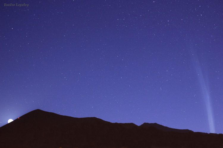 Lovejoy Tail and the Moon