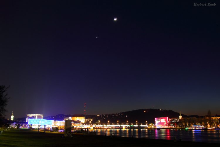 Moon and Venus over Linz