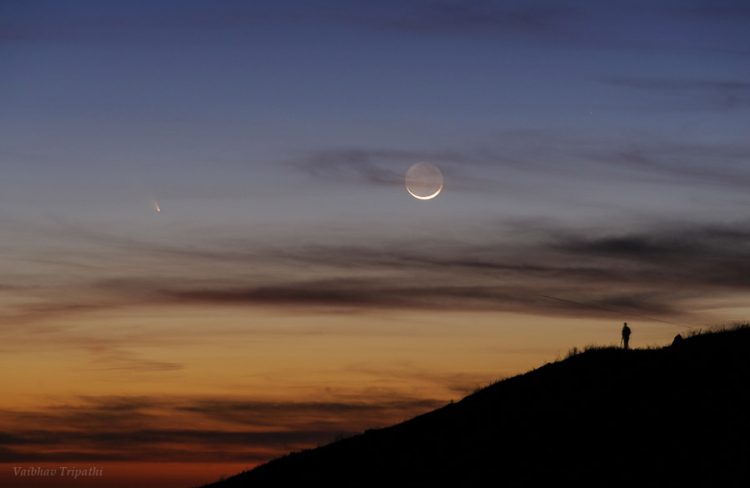 PanSTARRS Comet and Setting Crescent Moon