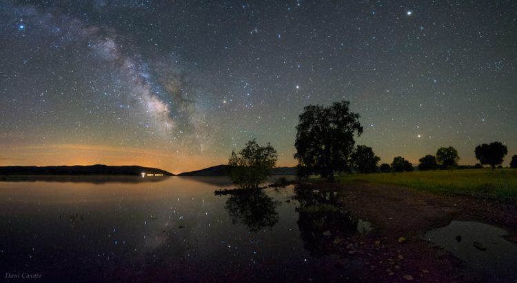 Galactic Reflections with Saturn and Mars