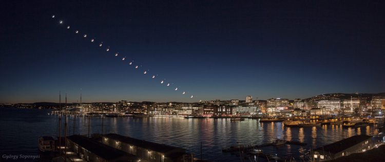 Moonset in Oslo