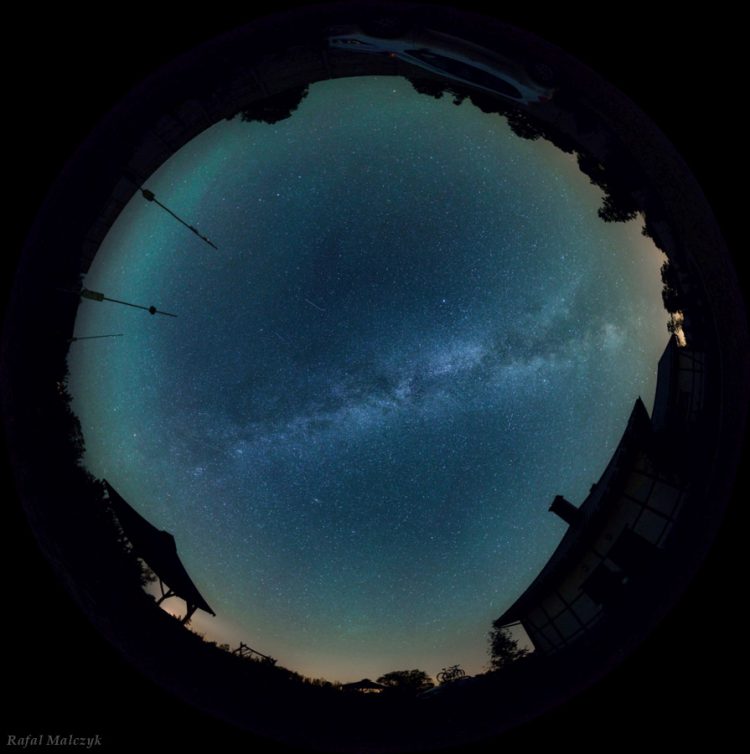 Milky Way and Airglow