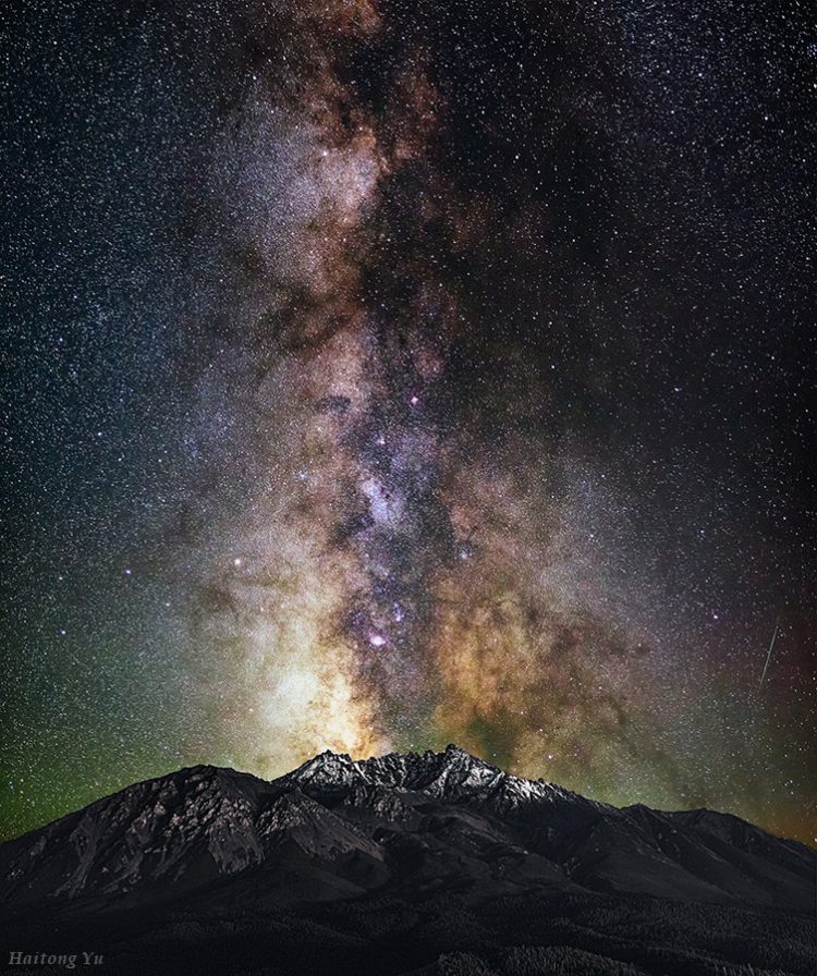 Milky Way Pouring Down Mt. Amidongsuo