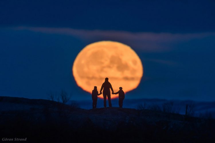 Family Full Moon