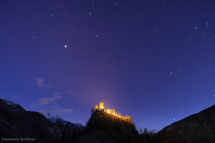 Graines Castle and Jupiter