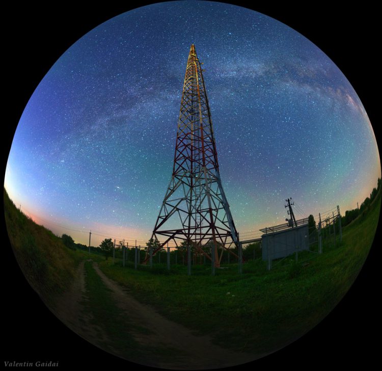 Eye of the Night Sky with Airglow