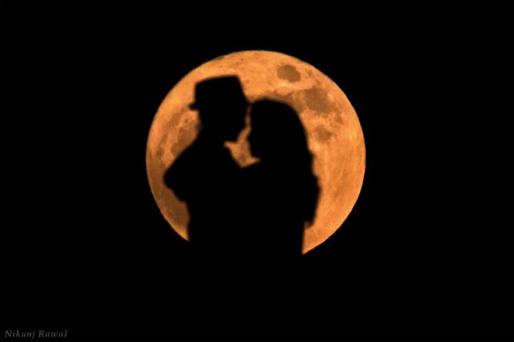 Romance Against Super Moon