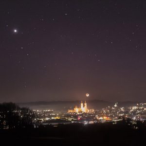 Venus and Moon on New Year`s Eve