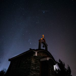 Comet Under a Geminid Meteor Shower