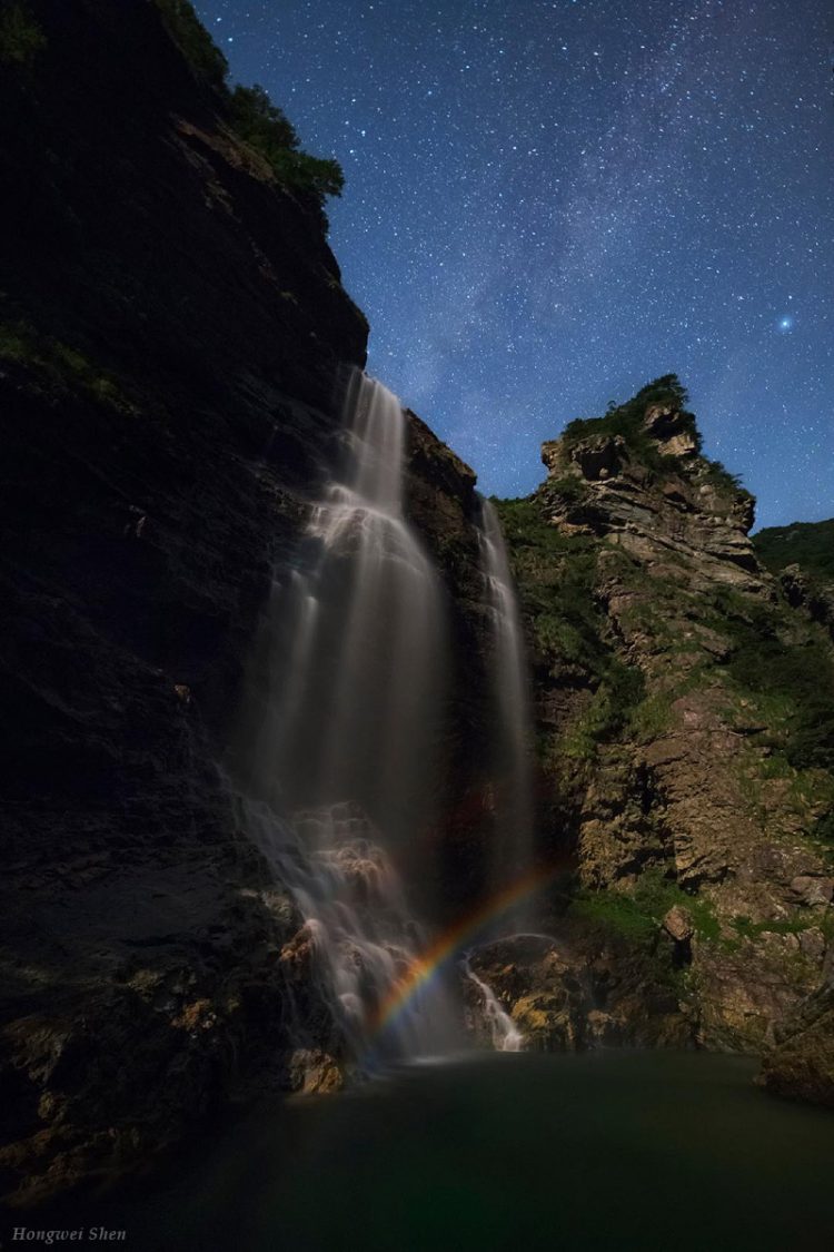 The Gorgeous Moonbow