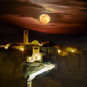 Civita di Bagnoregio Moonrise (HDR)