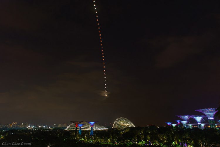 Rising Lunar Eclipse