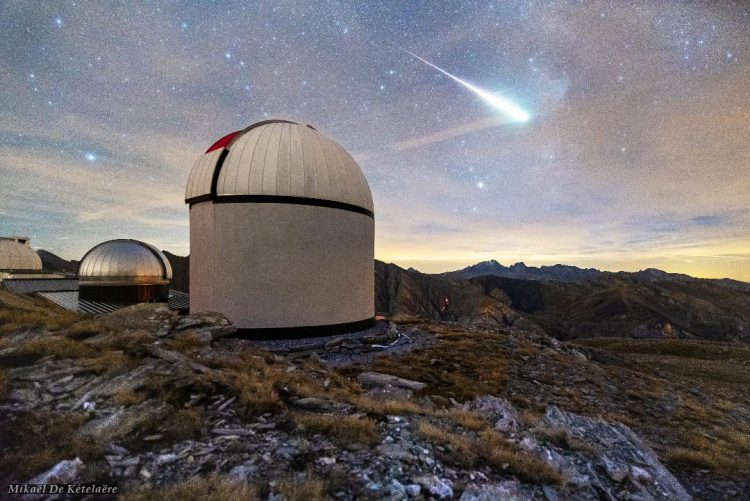 A Bolide Over Astroqueyras Observatory