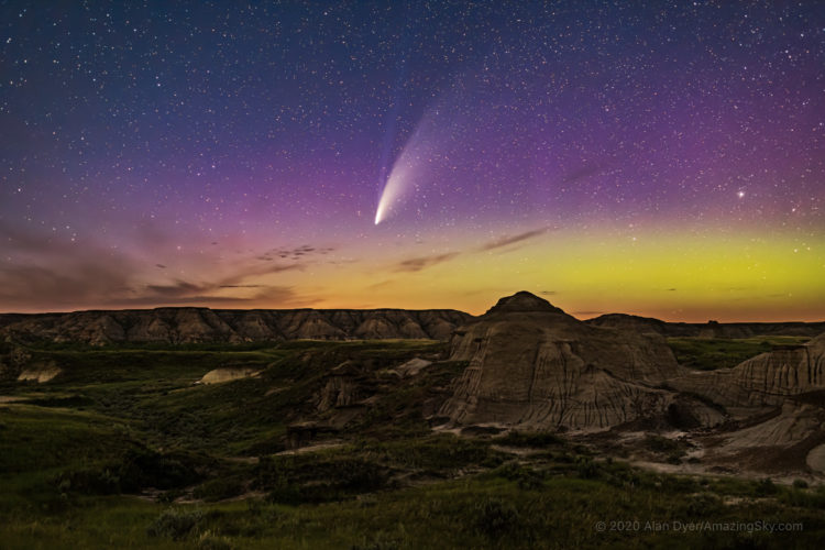Comet Over Dinosaur Park