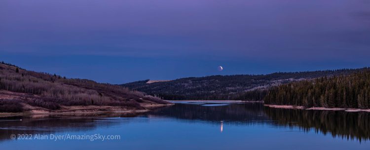 Reesor Lake Lunar Eclipse