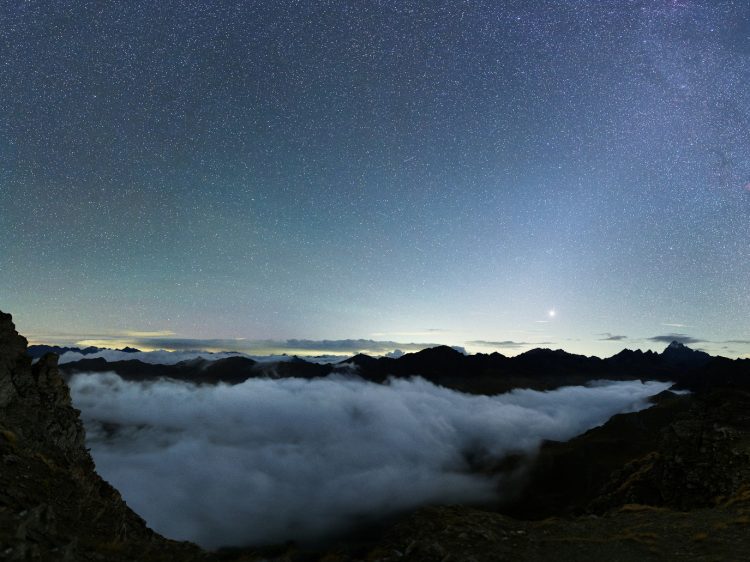 Sea of Clouds and Zodiacal Light