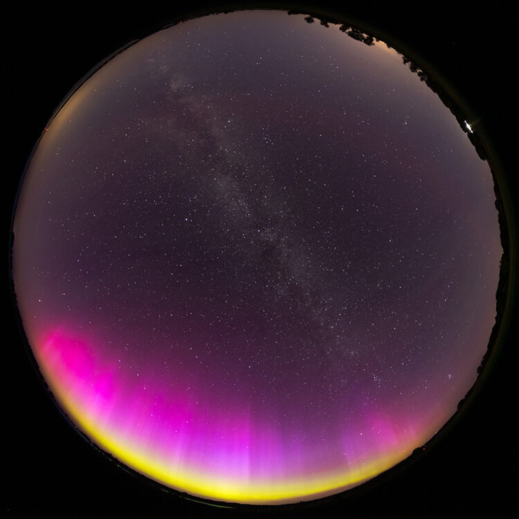 A Circular Aurora Night