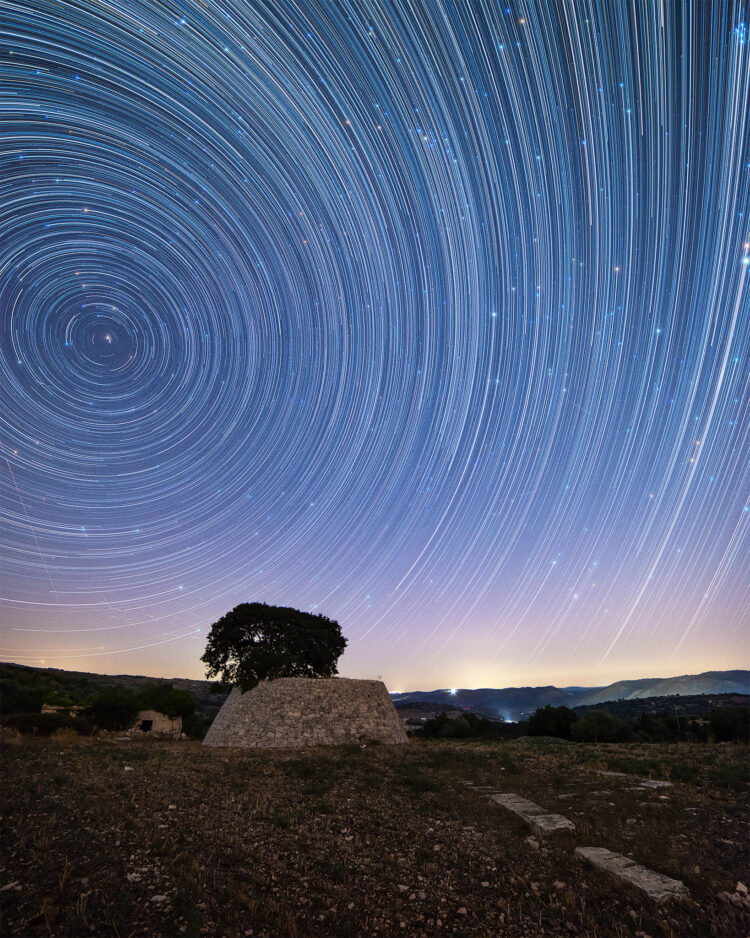 Muragghiu Under a Vortex of Stars