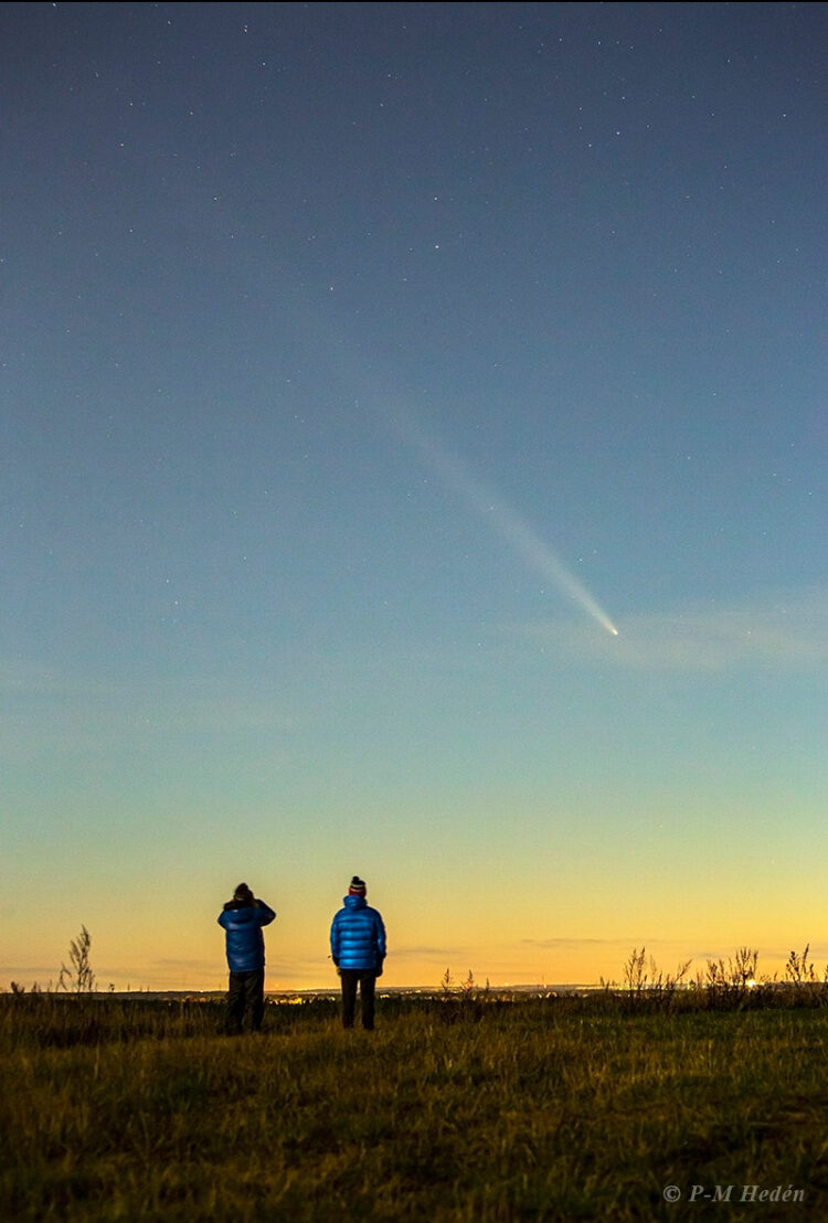 Wonderful View of Comet Tsuchinshan–ATLAS