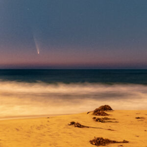 Comet Tsuchinshan-ATLAS Over the Pacific