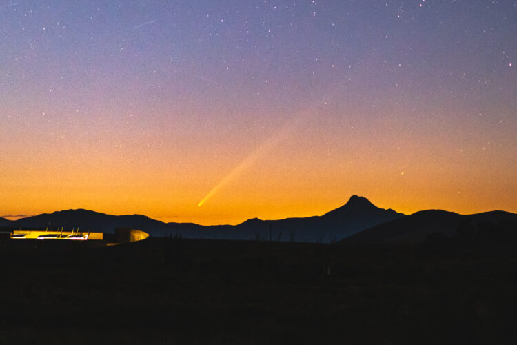 Comet ATLAS and Mount Cooke