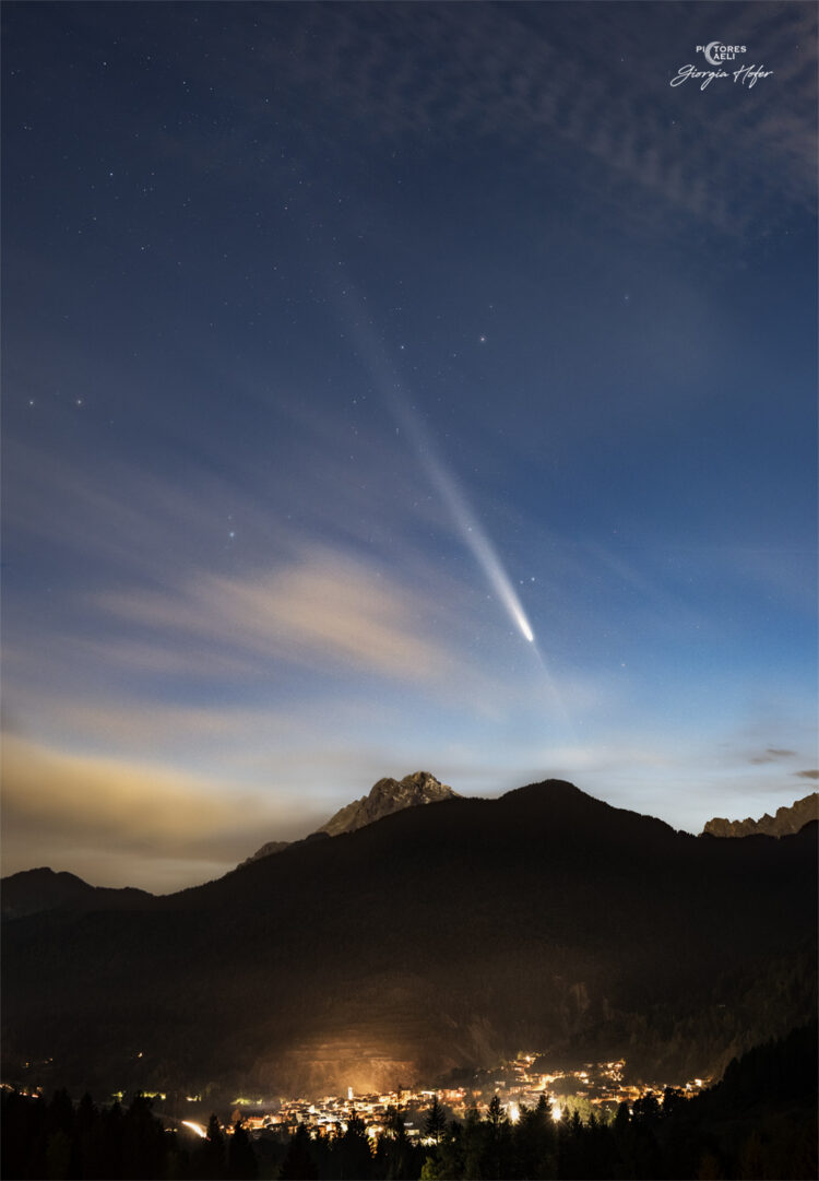 Comet Tsuchishan-ATLAS Above Antelao