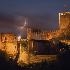 Crescent Moon with Leiria's Castle