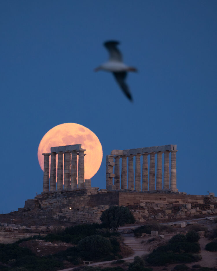 Moon and the Temple of Poseidon