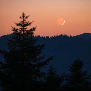 Crescent Moon and the Mount Panaitoliko