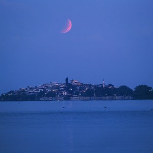 Moonset Eclipse Over Gölyazı